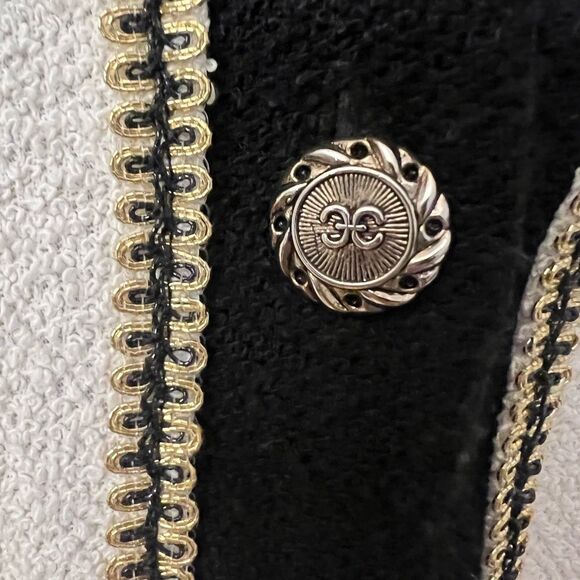 Vintage Caron Chicago white and black women’s Blazer. Very Chanel like. Size 14 - Picture 4 of 6